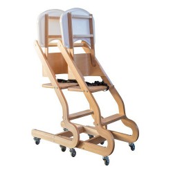 Chaise Prestige en hêtre clair 4 roulettes avec plateau relevable